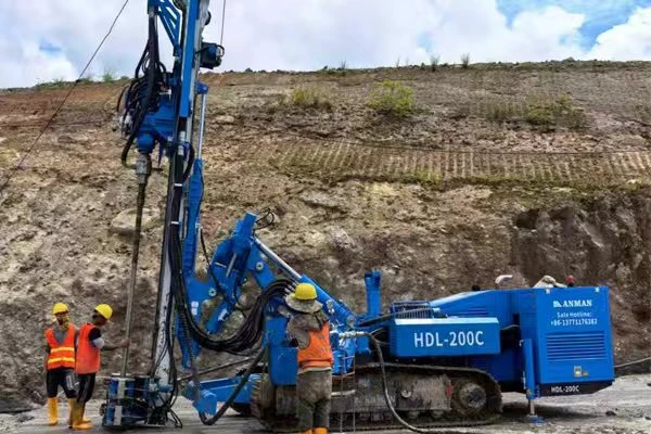 AM17 Top Drive Drilling Rig Integrates Advanced Top Drive Power Head and Percussion Drilling Technology for Complex Geological Conditions